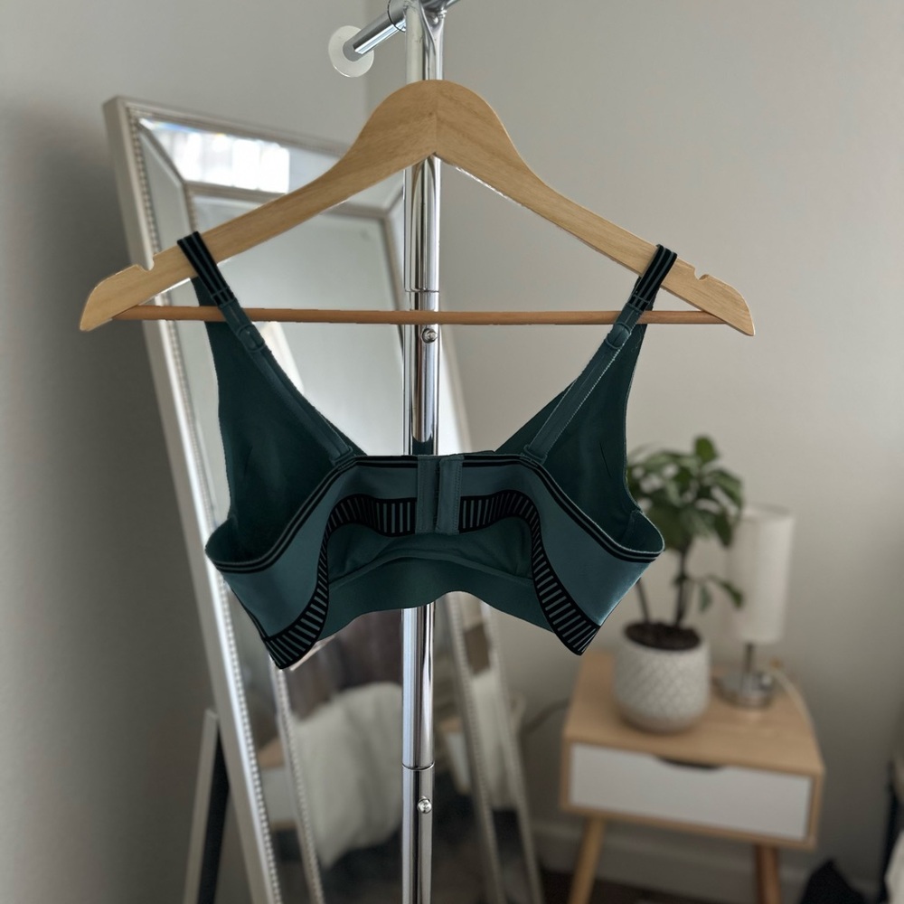 Alo l Ivy Leggings & Bra SET LIKE NEW - Picture 4 of 9